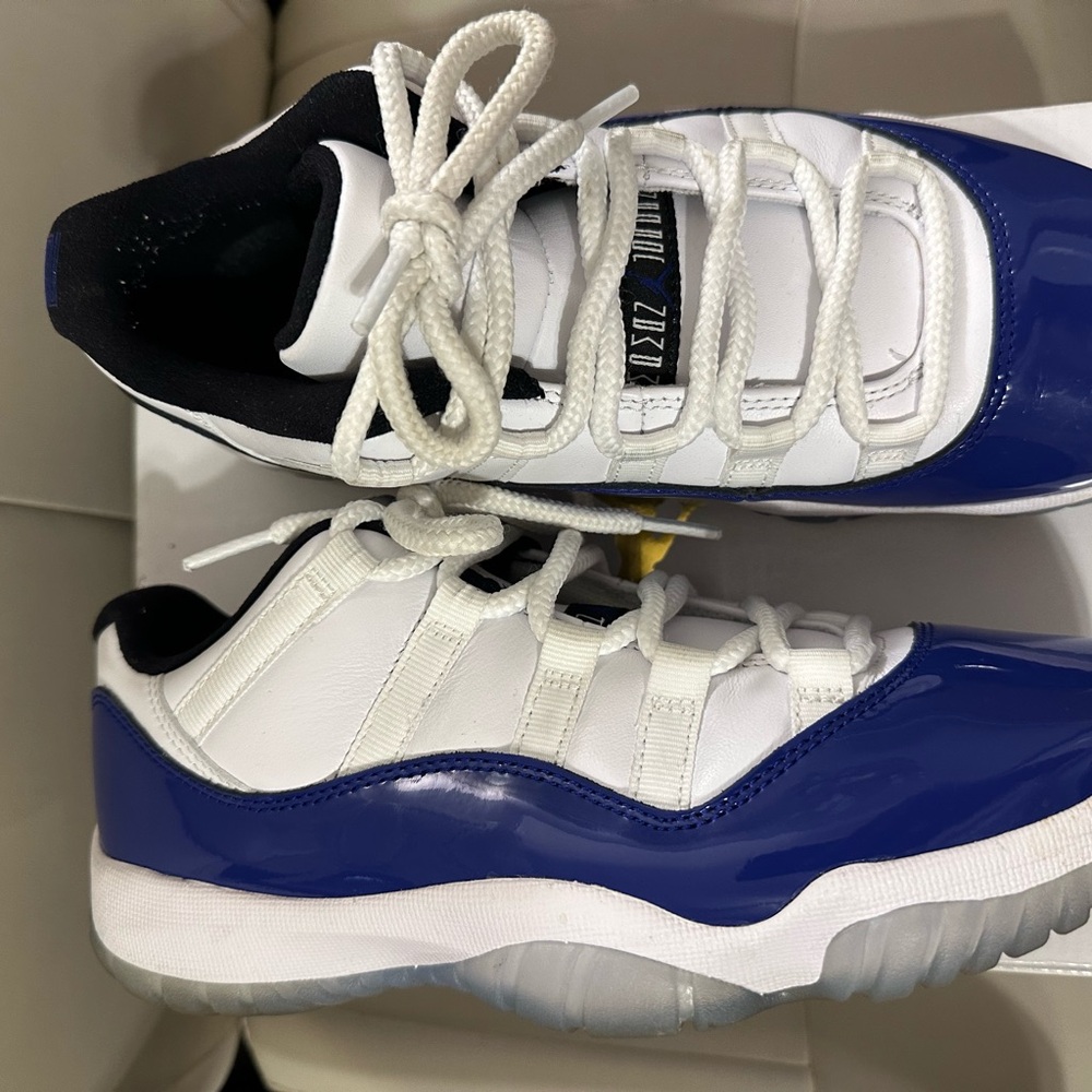 Women’s Jordan size 8